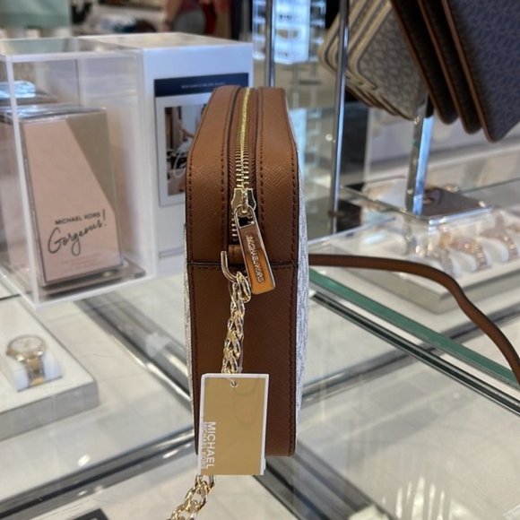 Michael Kors Jet Set Item Large East West Zip Crossbody Vanilla - Picture 8 of 16